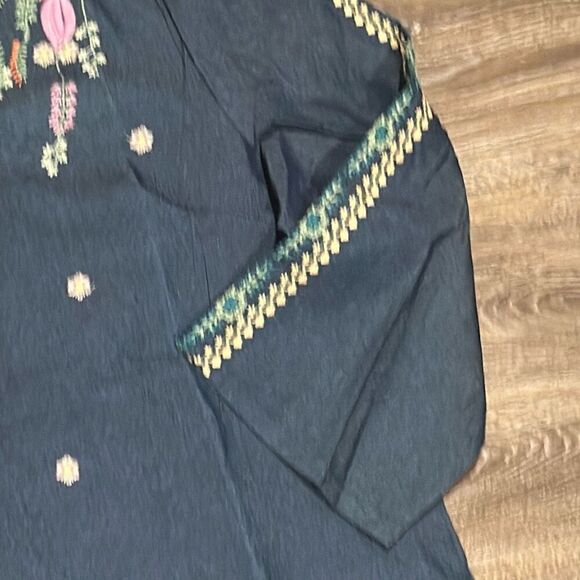 Maya Inka chambray embroidered top L boho artisan crafted - Picture 3 of 10